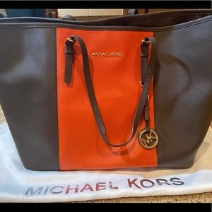 Michael Kors Jet Set center Stripe Travel Tote